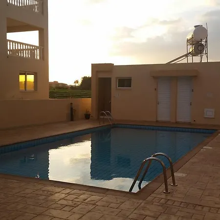 Διαμέρισμα Thea Court 33