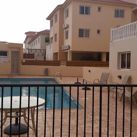 Thea Court 33